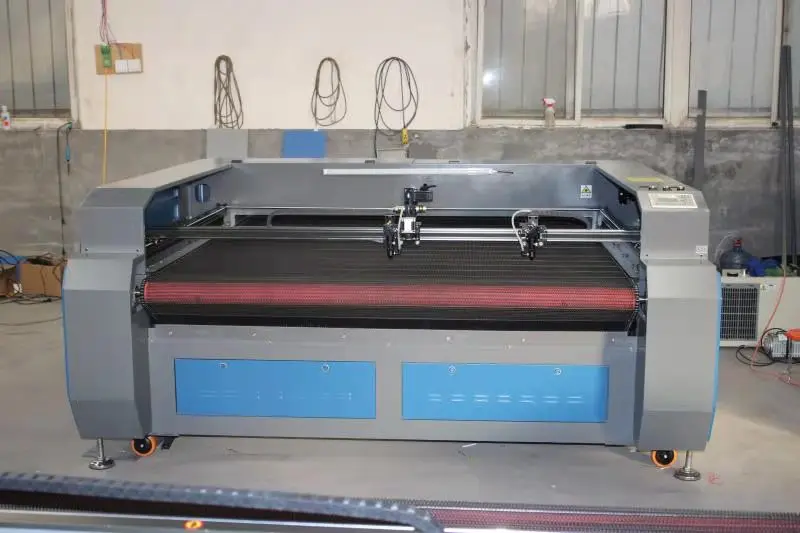 1610 автоматическая подача Широкоформатная машина для лазерной резки/CO2 лазерный резак