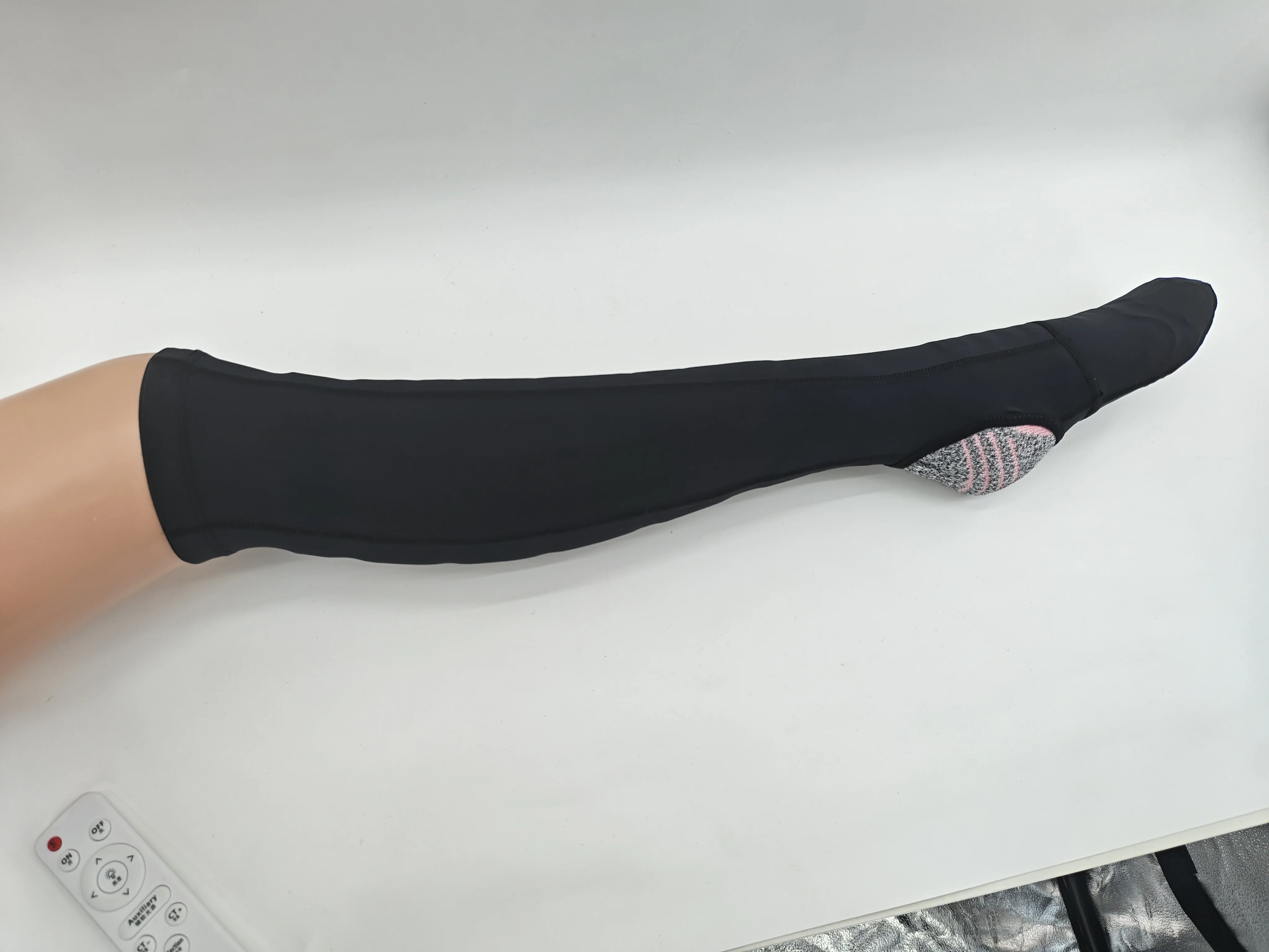 New type app control winter battery electrical heating heated socks for men