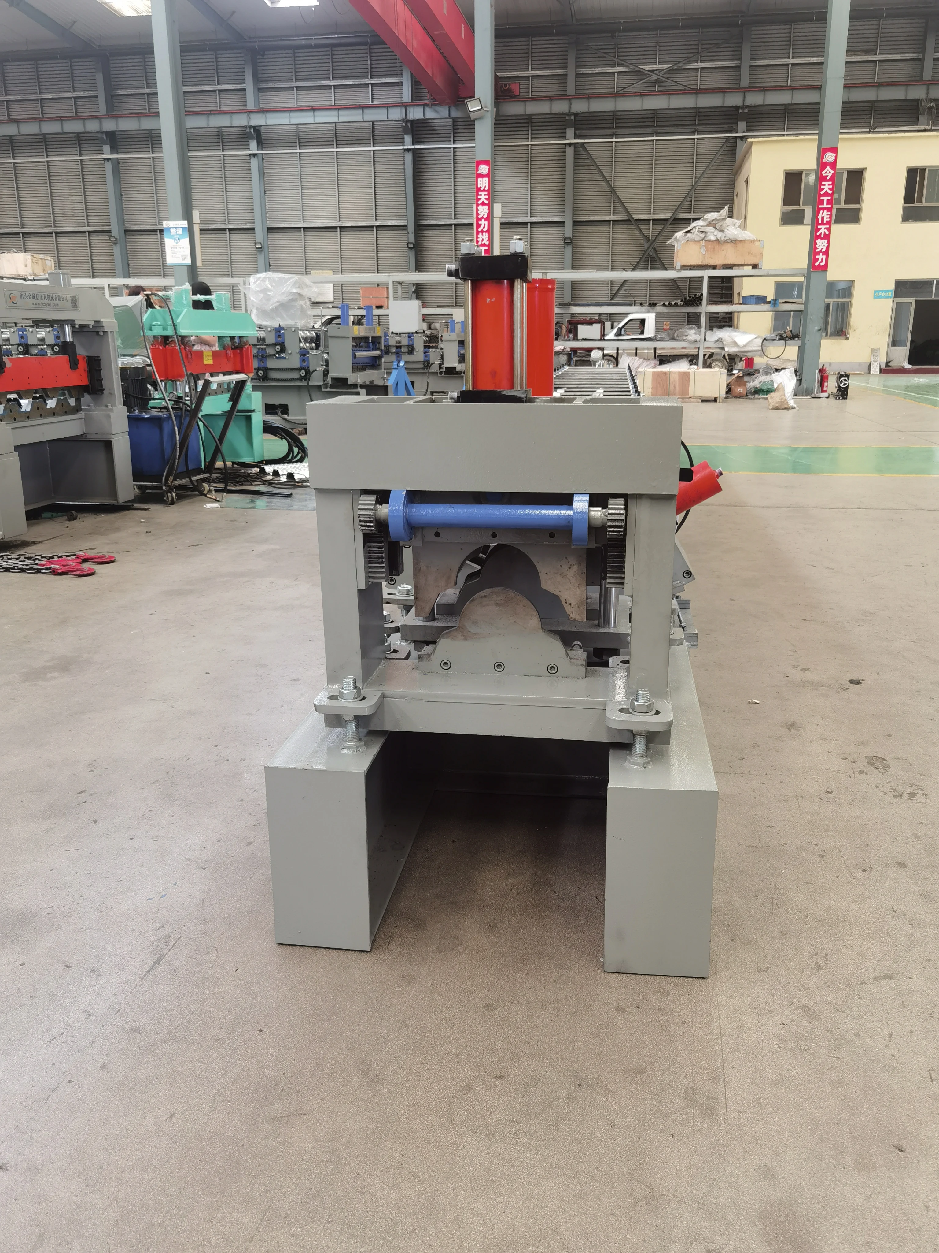 with good service ridge cape/tile roll forming machine metal steel ridge capping rolling machine in China