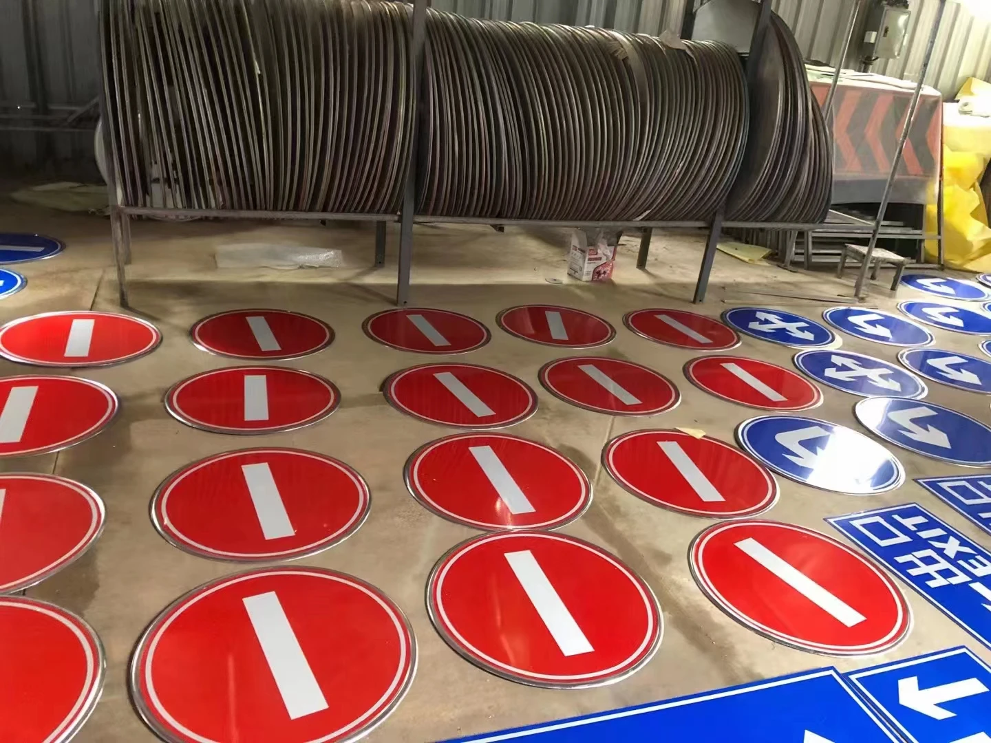 Custom  Size Aluminum decorative plate  License plate reflective film caution warning caution warning Traffic Sign traffic