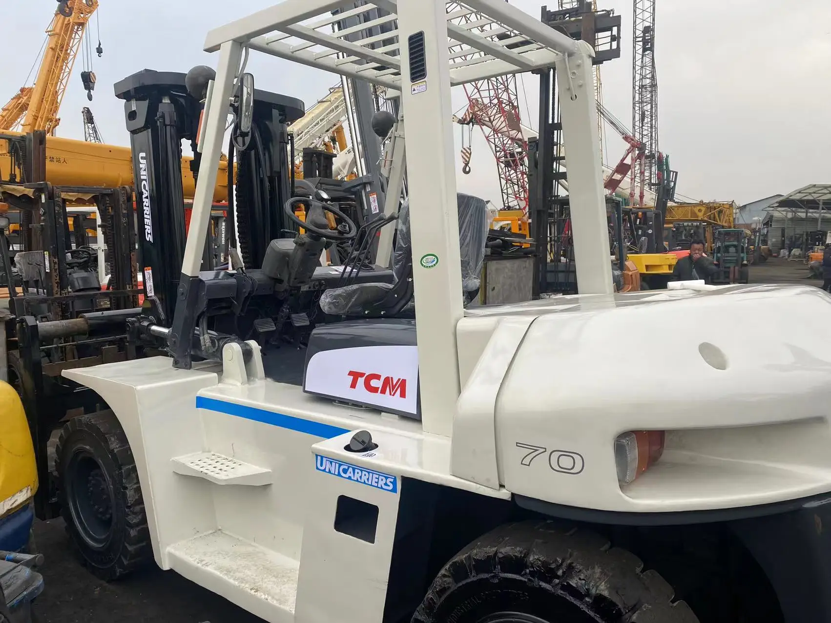 Used TCM diesel engine forklift FD50 5tons multi-functional handling equipment efficient used forklift truck affordable for sale