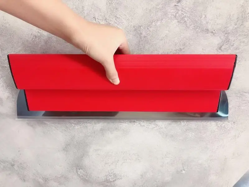 Крупный красный шпатель с закругленными углами бренда K