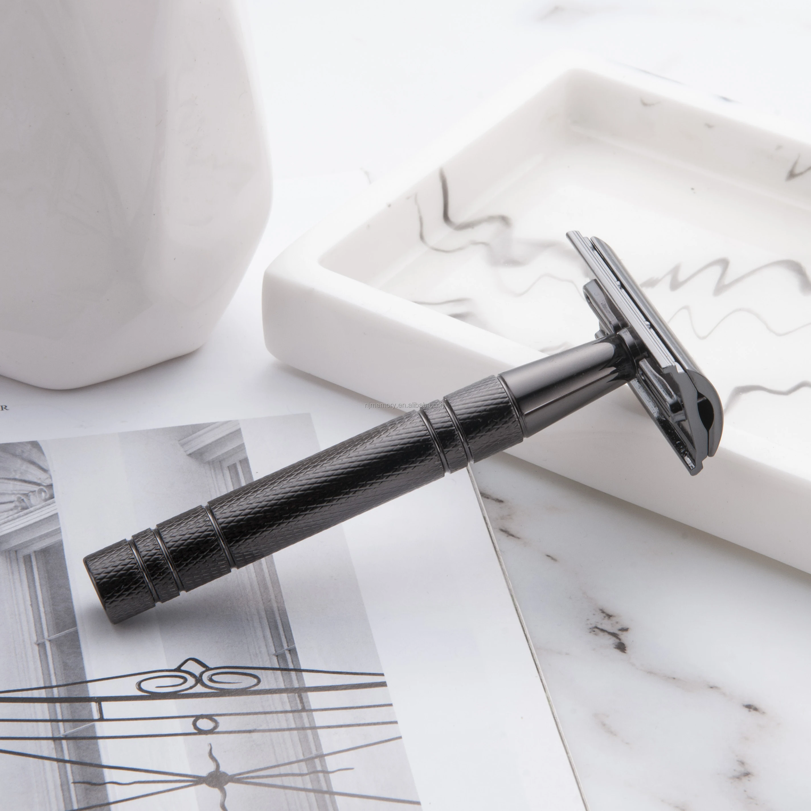 Double Edge Safety cheap Razor Wet Shaving Kit for Men Women with 10 Pieces Platinum Blade