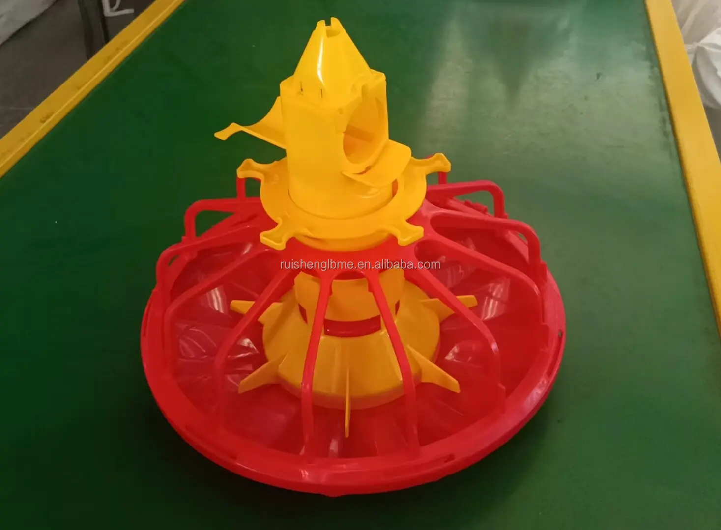 Portable Automatic Pan Feeder for Poultry Chicken House Poultry Feed Equipment with Chicken Feeders RS-08