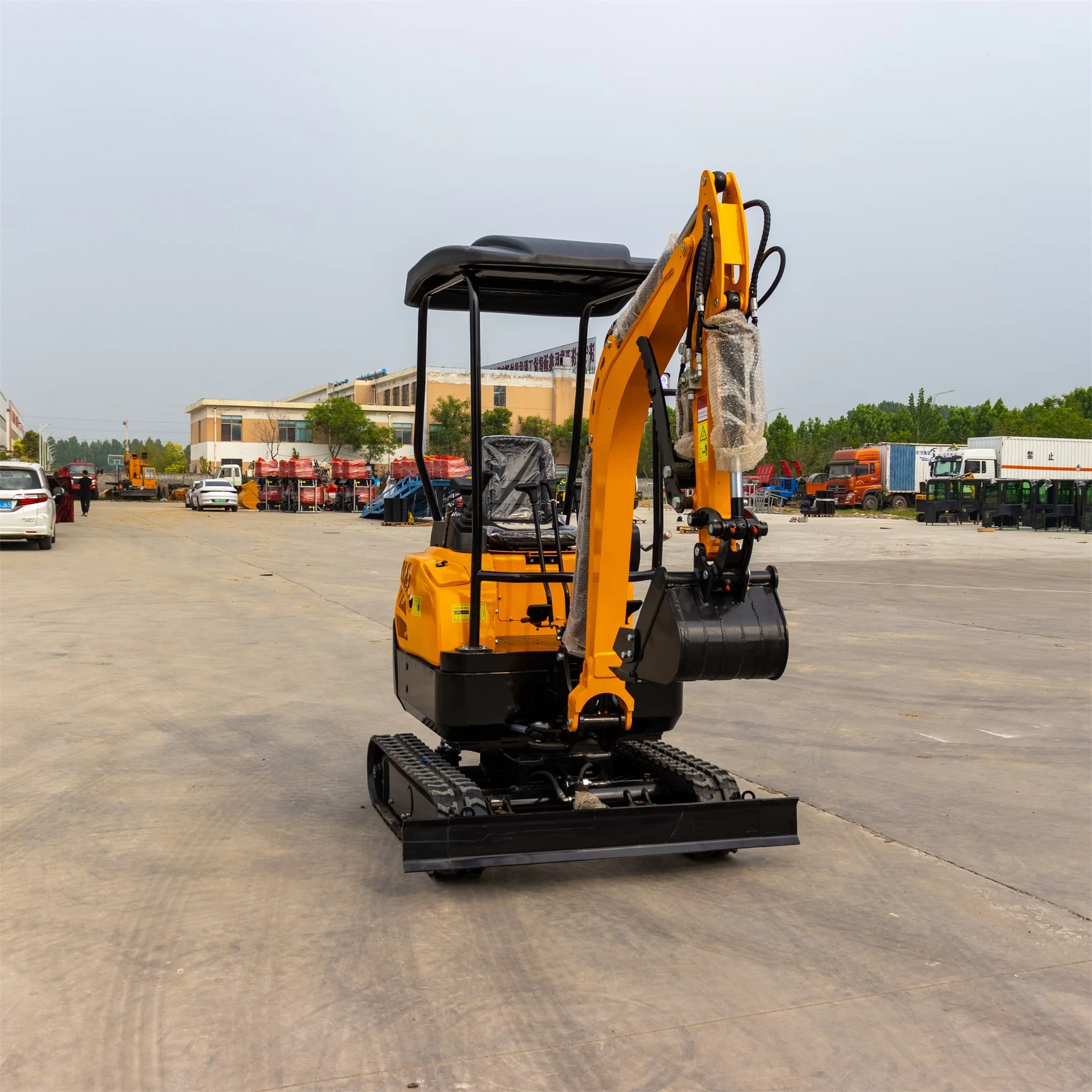 Hightop  HT18-1 Mini Excavator Hydraulic Crawler Mini Excavator D902 Engine