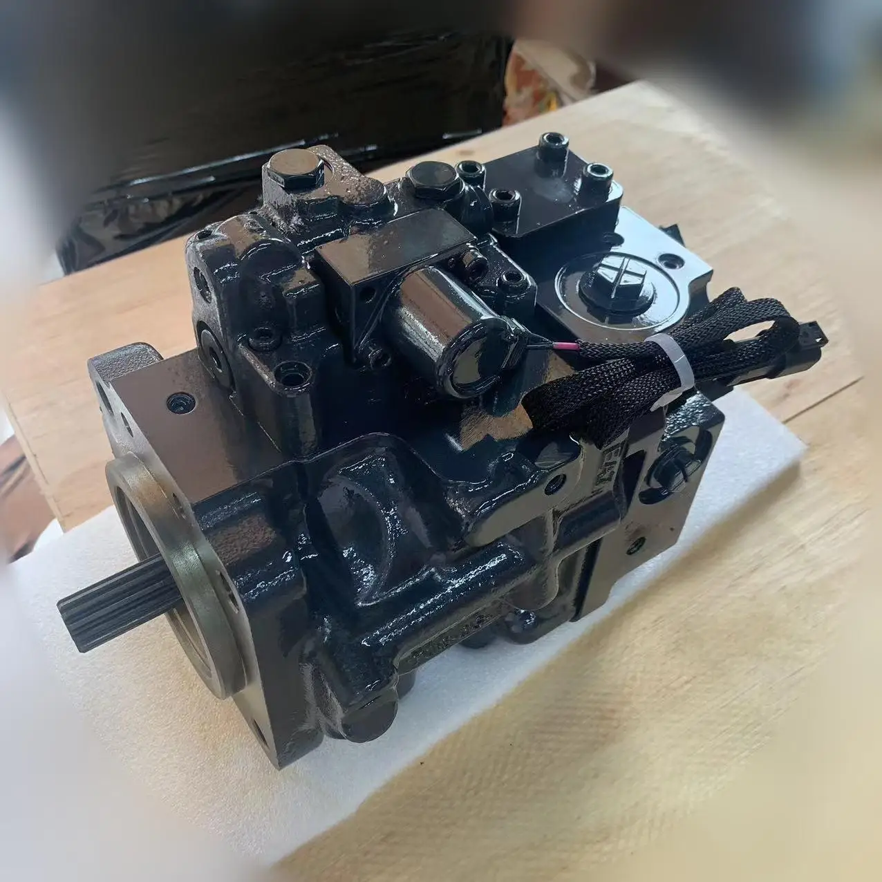 Bulldozer Parts D65 Hydraulic Pump 708-1S-00460 Hydraulic Fan Pump For Komatsu