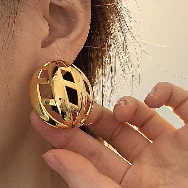 2024 New Arrival Fashion Jewelry Accessories Retro Earrings Metal Copper Gold-plated Hollow Exaggerated Ball Copper Earrings