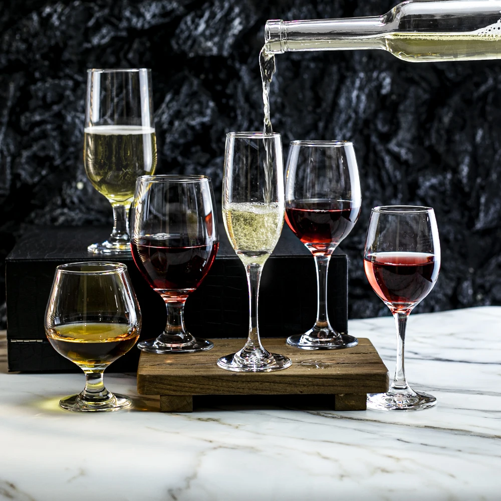 13.5oz Classic Clear Wine Goblets Glasses Set of 6 for Water Juice Liquor