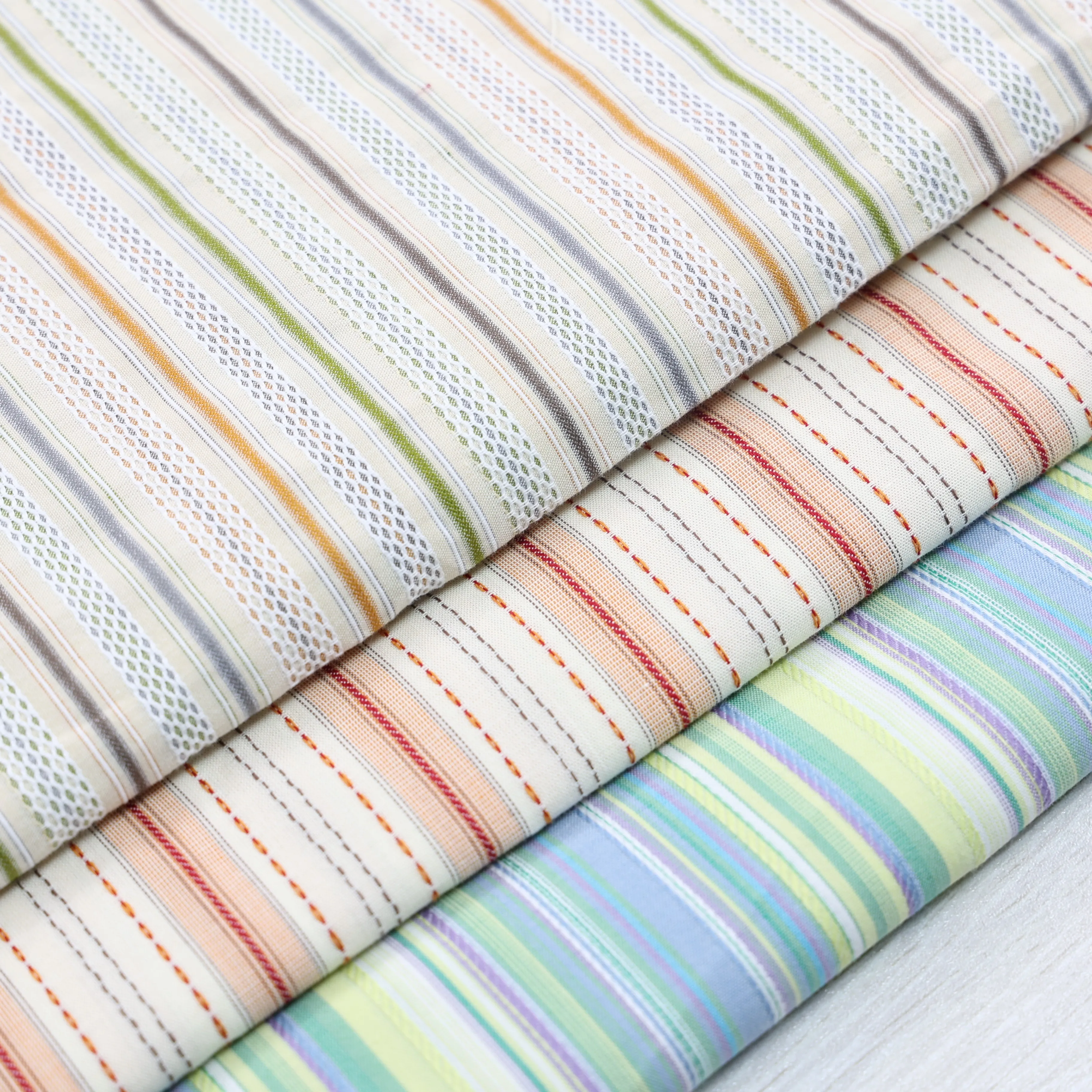 China Textile Classic Design 100% Cotton Yarn Dyed Woven Stripe Jacquard Fabric for Clothes