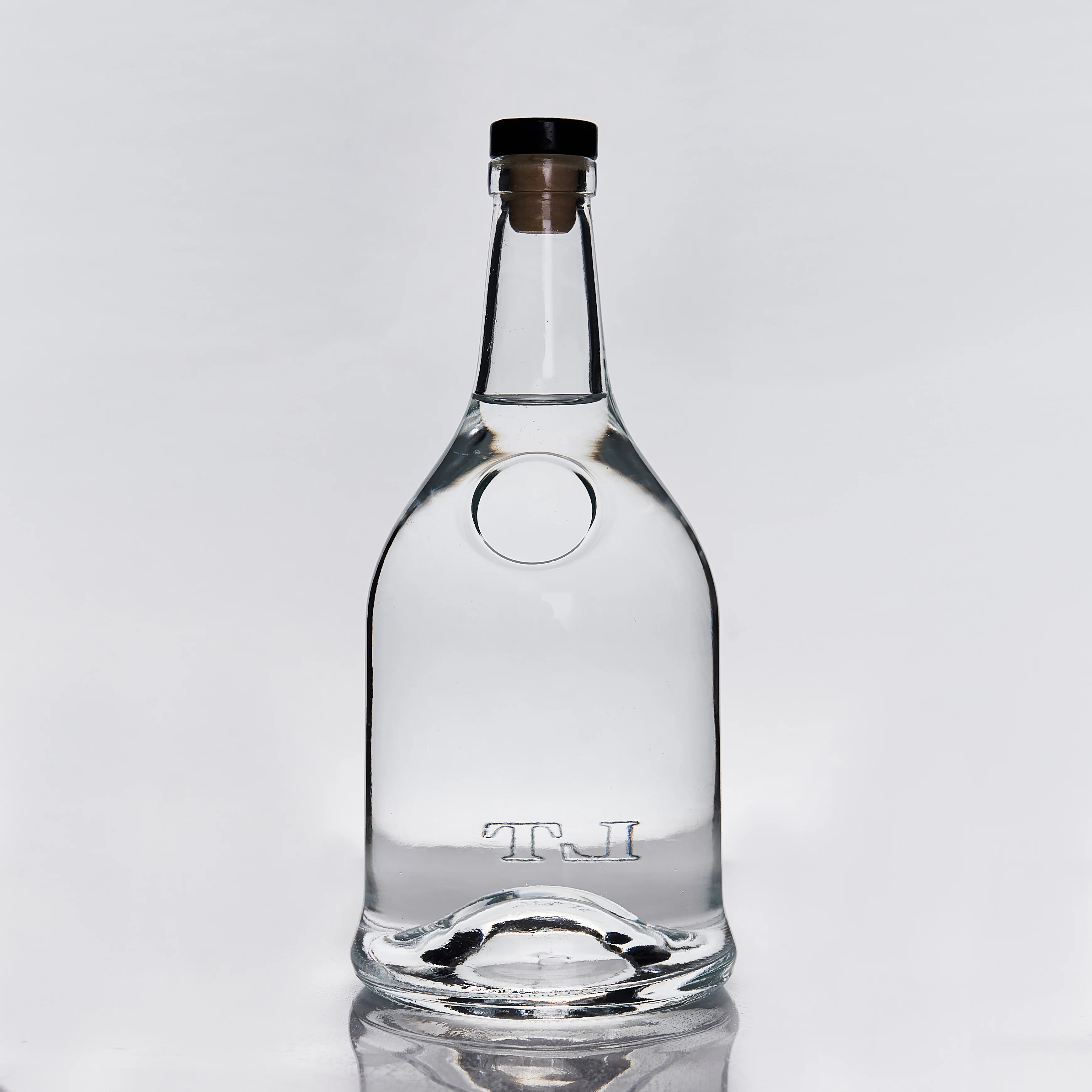 Manufacturers supply 800ml vodka bottle can be customized brand transparent glass wine bottle