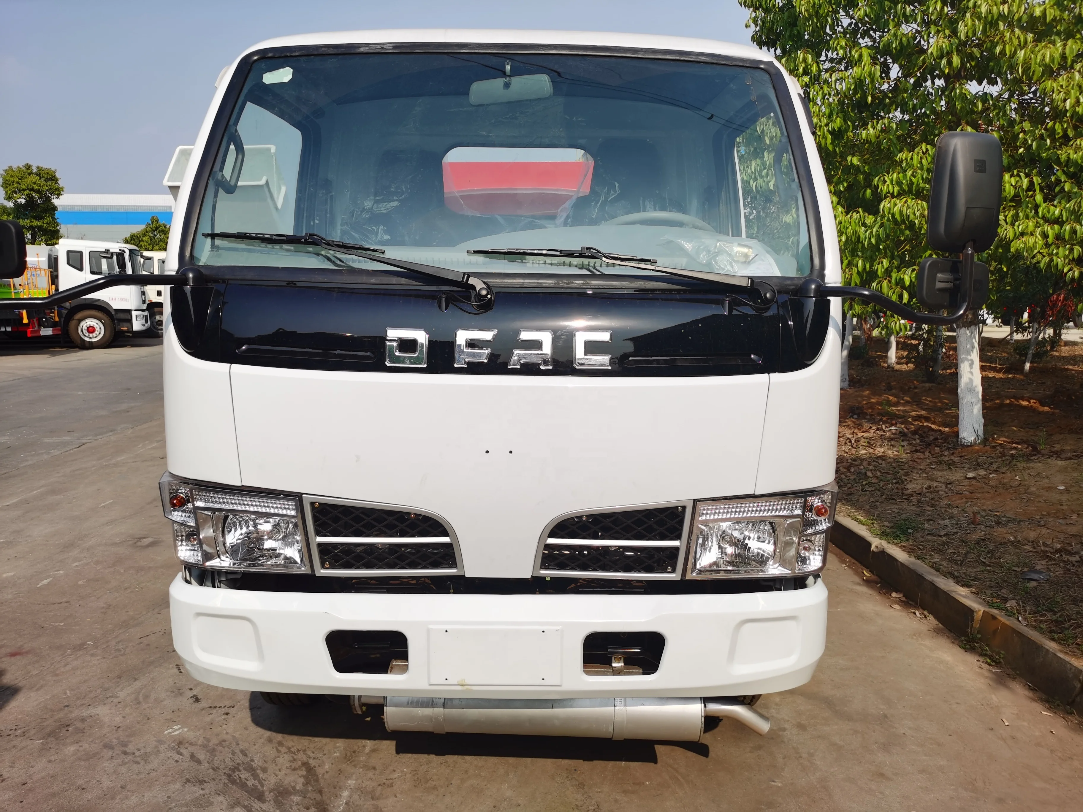 CHeap Dongfeng 4x2 Fuel Bowser Truck 5000 Liters Mobile Fuel Station Dispenser Tank Truck Oil