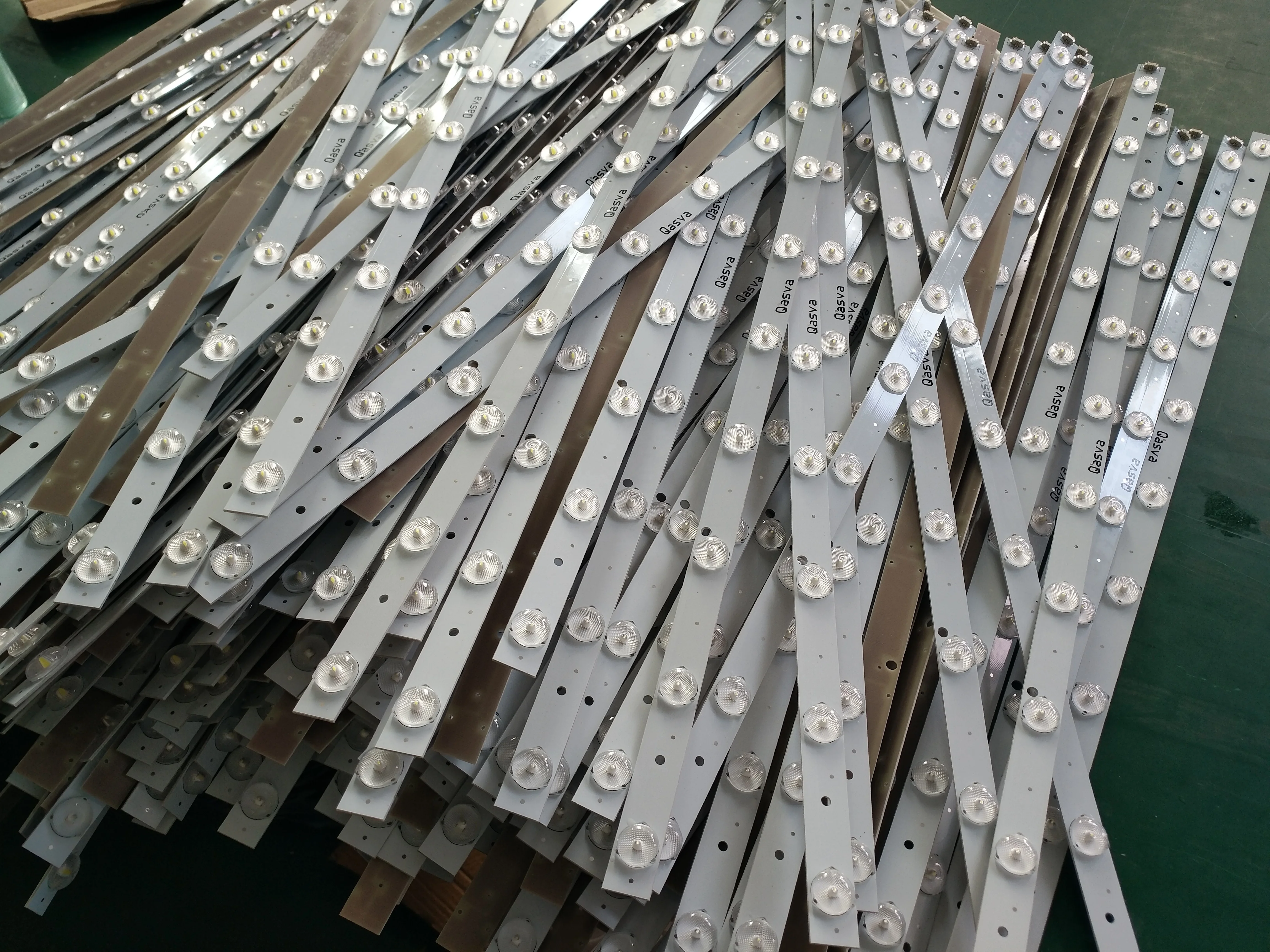 Высококачественная светодиодная подсветка для телевизора постоянного тока 6 в 826 мм 12 светодиодов