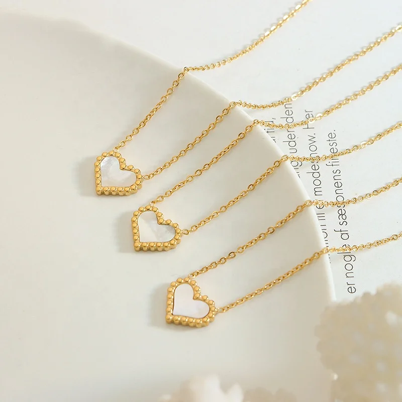 18K Gold Stainless Steel Simple Fashion Jewelry Heart Seashell Pedant Necklace for Women