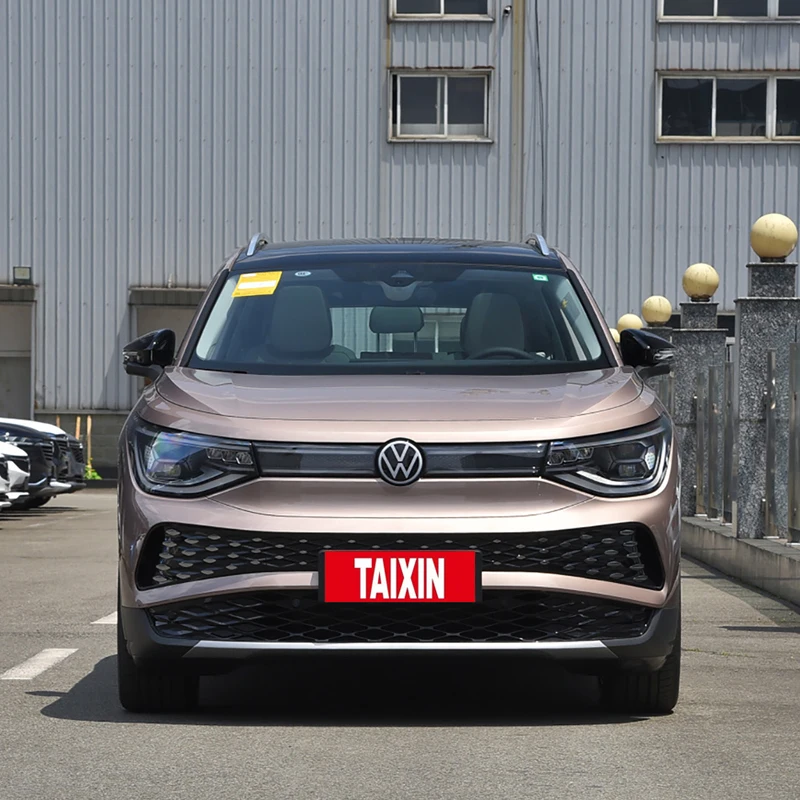 Second Hand Use Electrical Cars VW ID6 X Pro Electric Vehicle Golden 617 kilometers  Long Cruising Range Version used car car