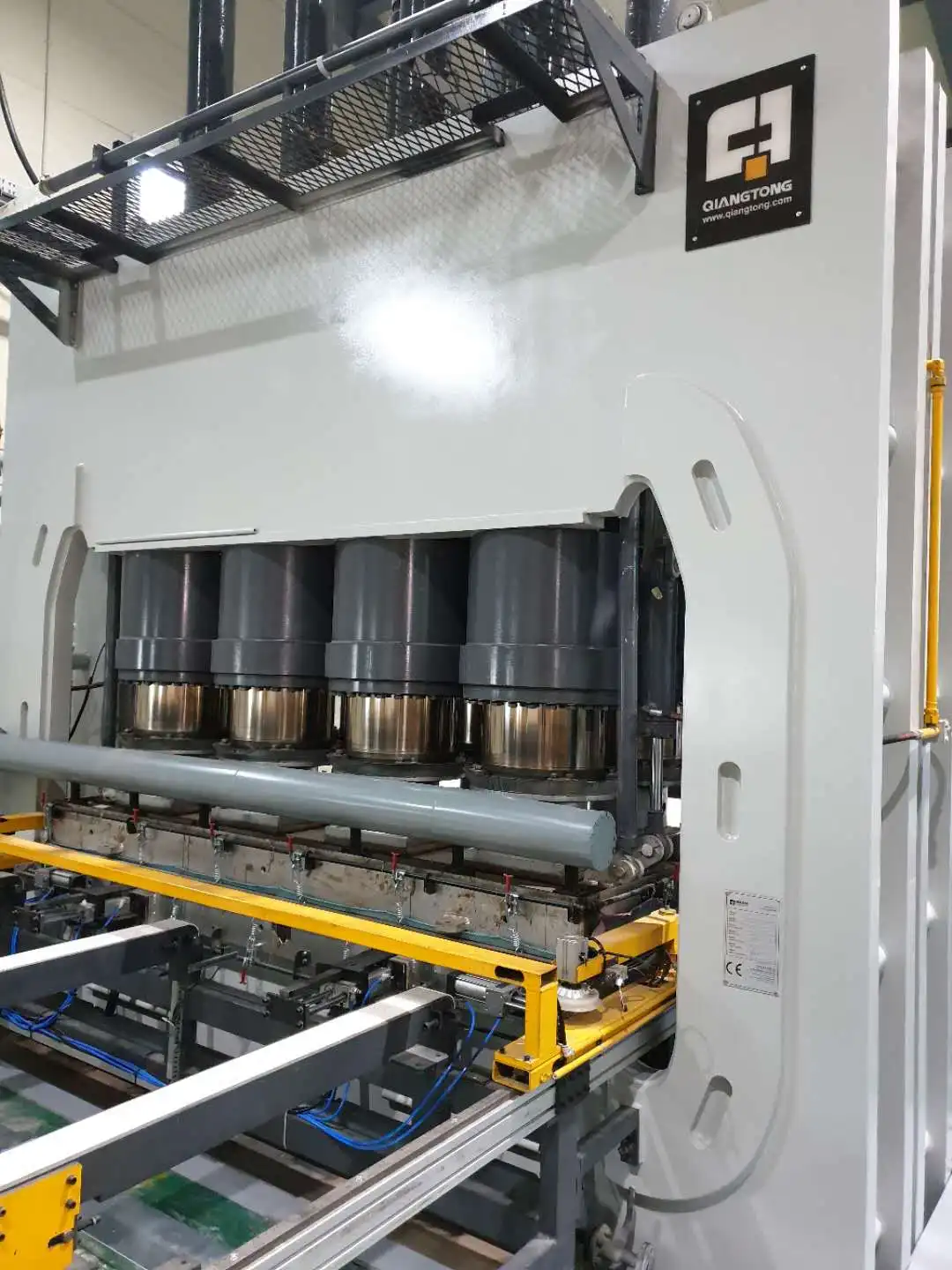 high pressure for hdf flooring laminated short cycle hot press machine