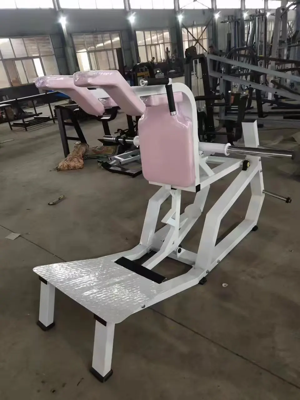 Chinese Super squat Land Fitness Commercial Gym Equipment Sports Strength Exercise Equipment Cheap