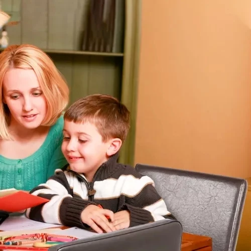 Минималистичный элегантный кожаный современный роскошный обеденный стул из искусственной кожи для отеля