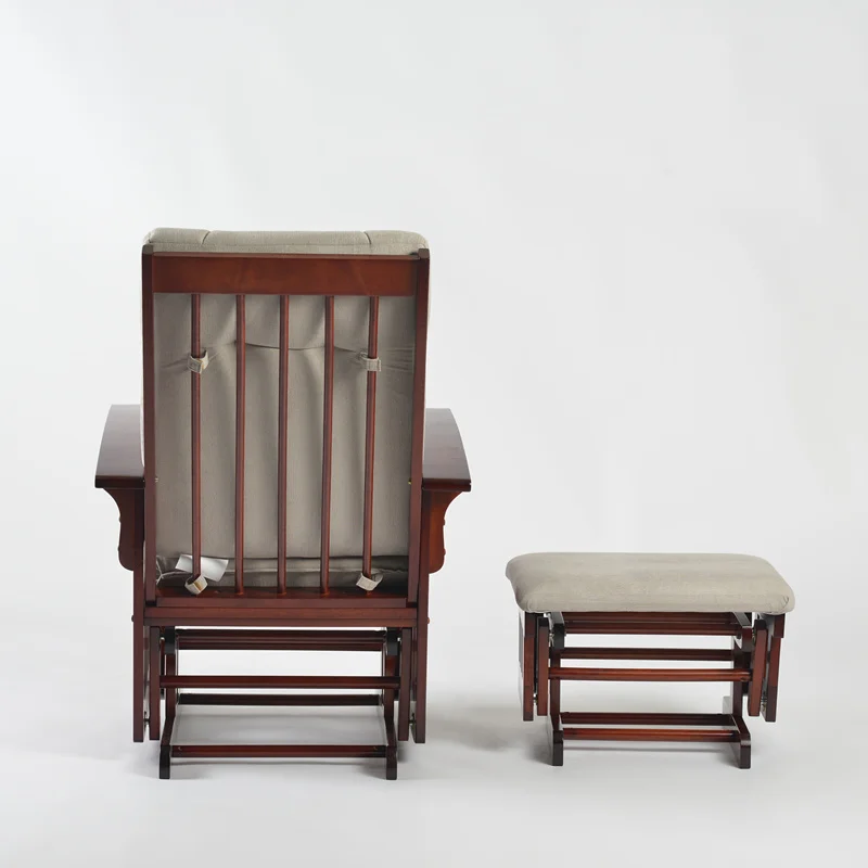 Кресло для кормления ребенка и деревянное кресло грудью