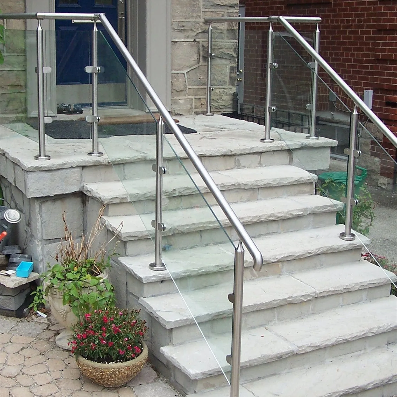 YL Top high quality stainless steel handrail balustrade balcony design railing post
