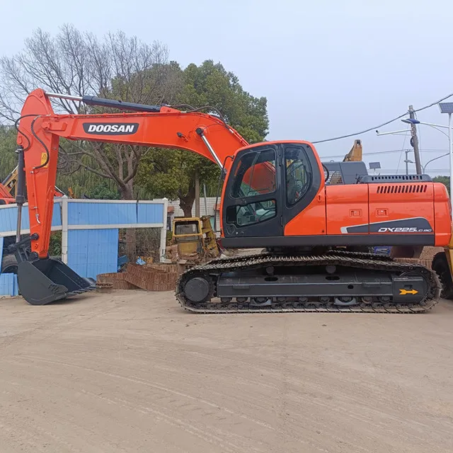 Used Doosan DH225LC-9/150LC-7/ 200LC-7 /220LC-7/ 225LC-7/ 225LC-9/ 300LC-7 in shanghai stock