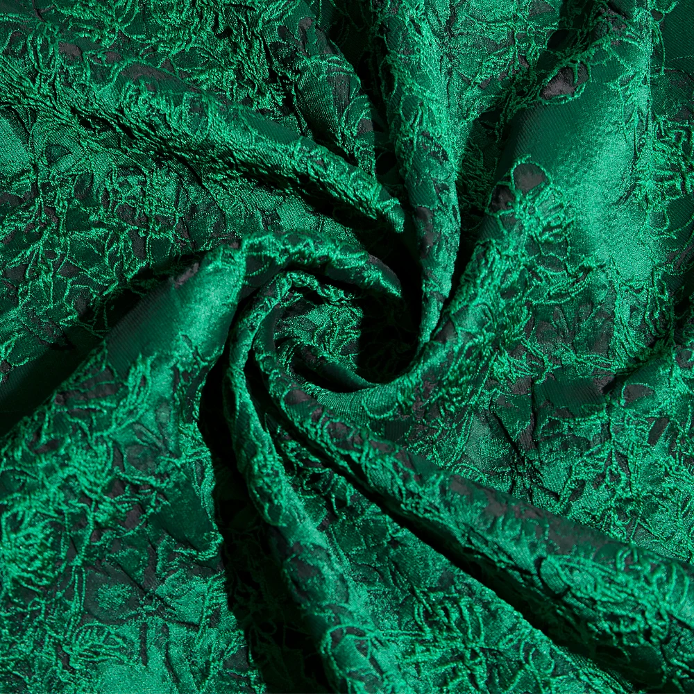 KEER Customized High Quality Brocade Fashion Yarned Dye Woven Garment Fabric Rolls for Clothing