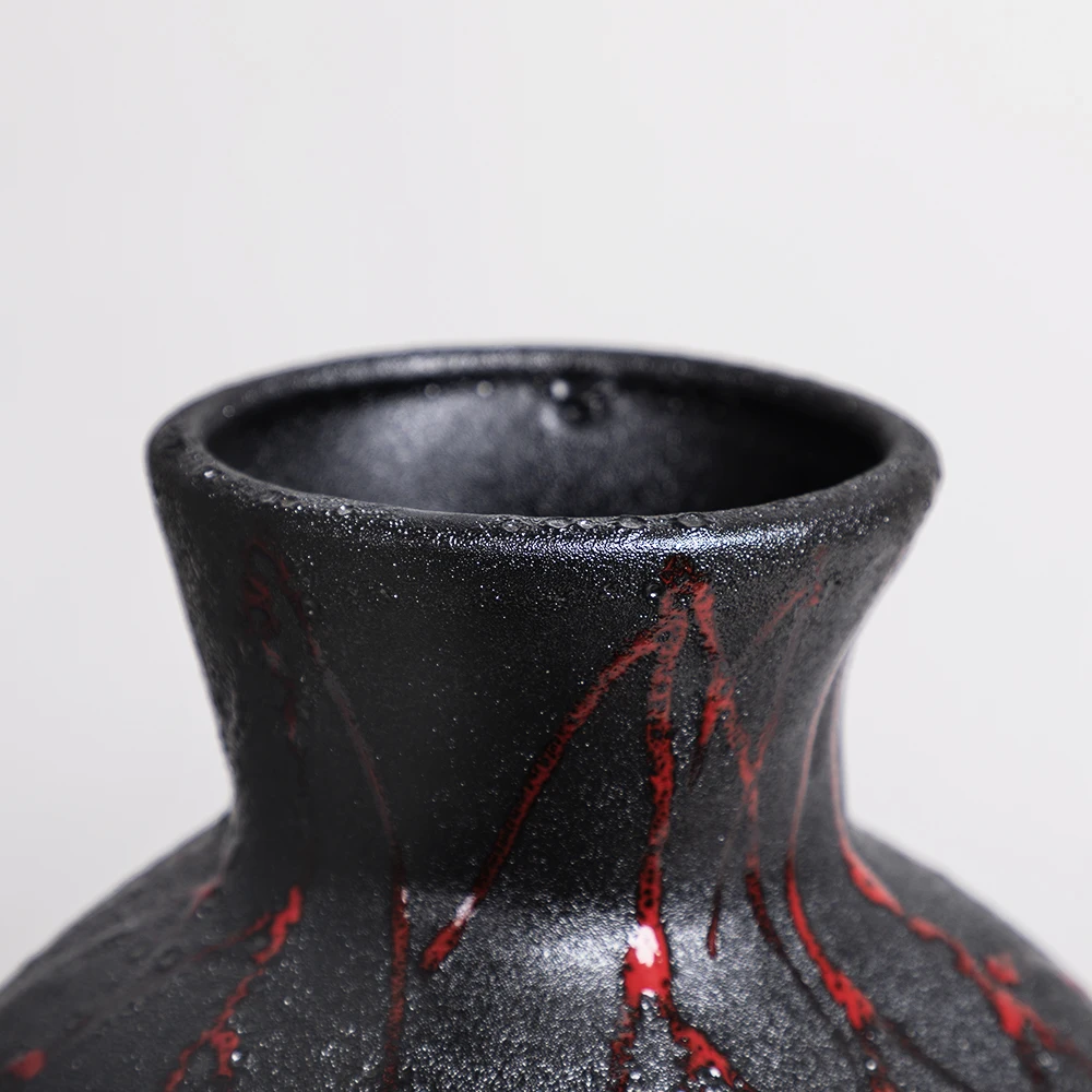 Merlin Living red texture flower vase decoration traditional style vase art plain and elegant hotel ornament for black vase