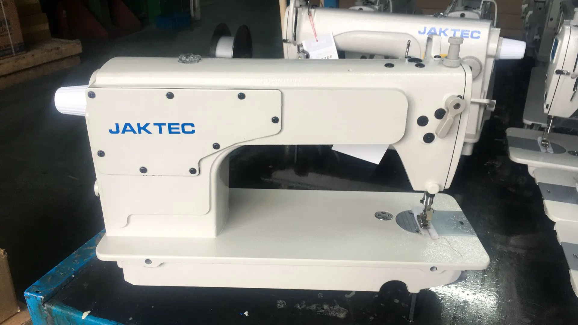 JK8700 High speed single needle lockstitch industrial sewing machine for sale