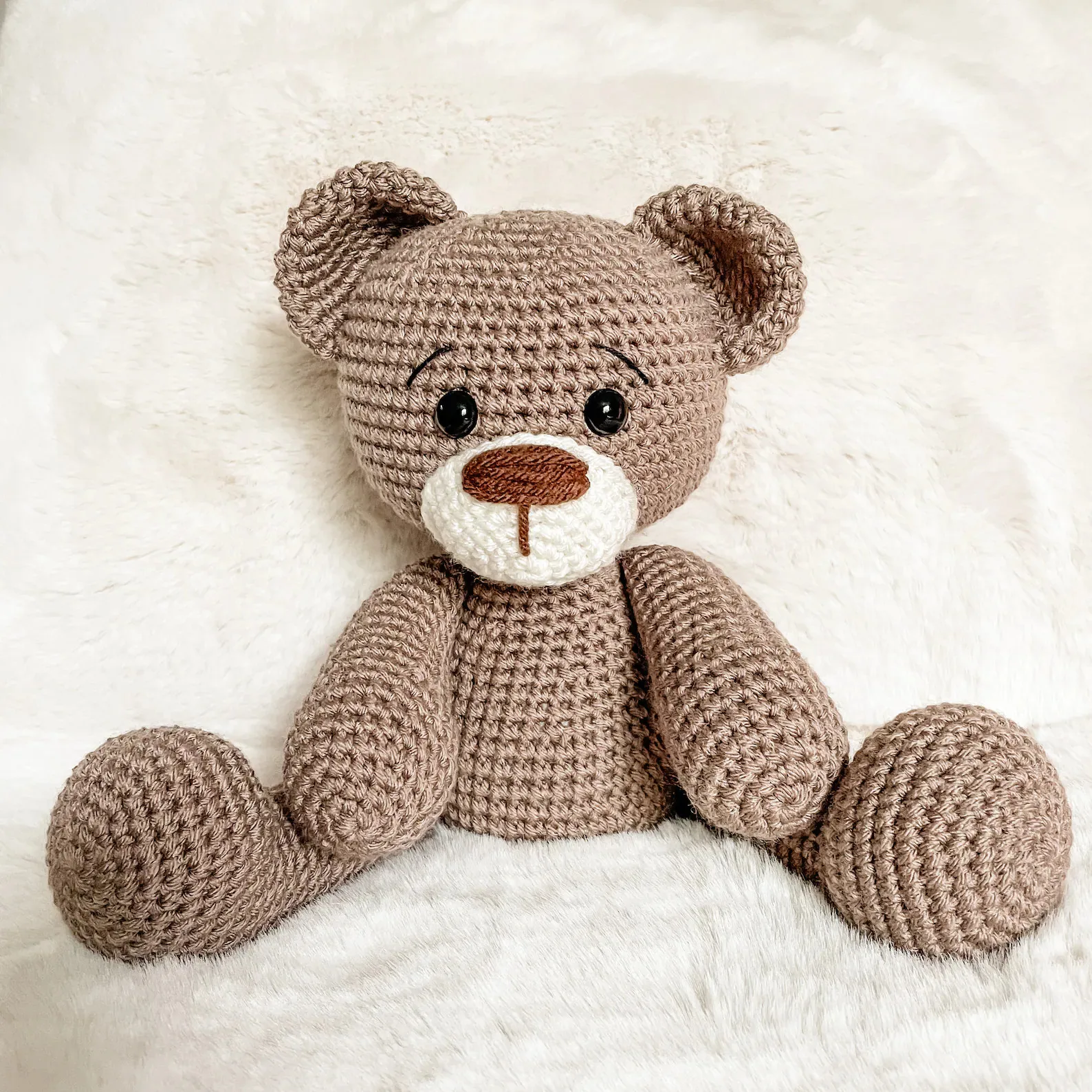 Lovely  crochet  bear Amigurumi cute Teddy Bear Little bear free crochet pattern