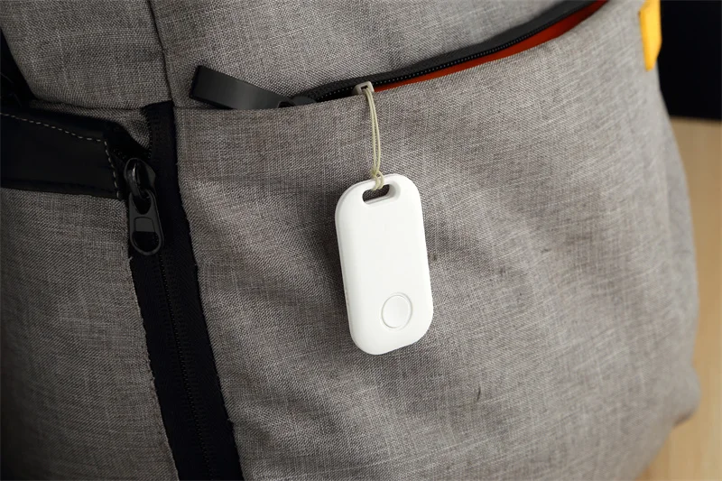 Customized Logo Promotional Gifts BLE Smart Anti Lost Device Alarm Key Finder Keychains with Remote GPS Tracker Locator