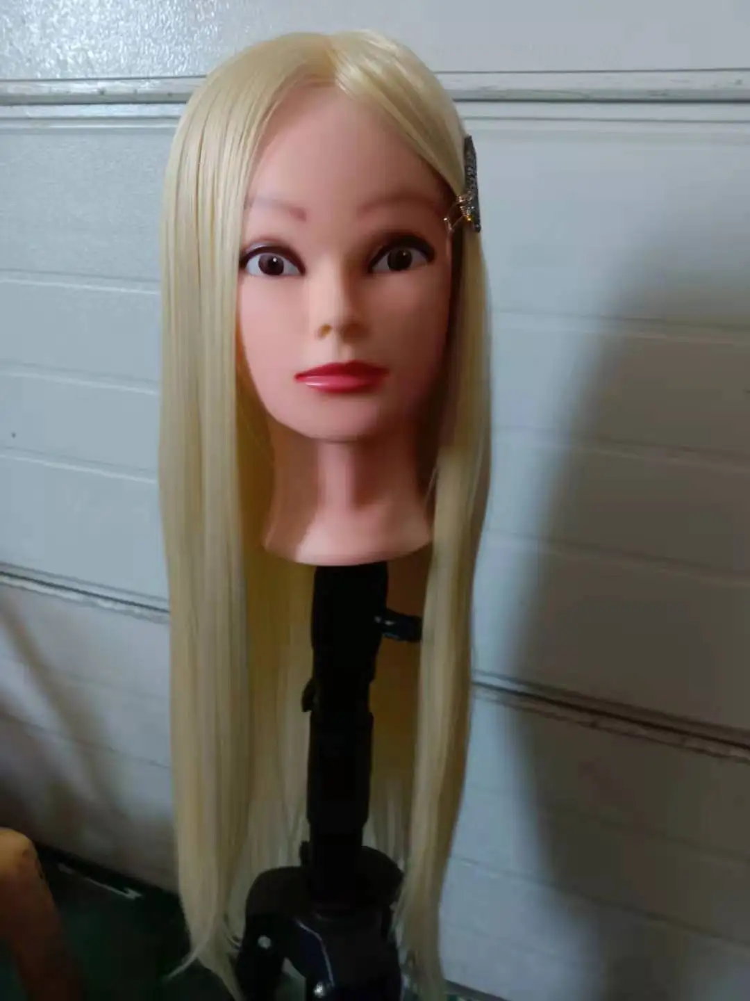 Лидер продаж, Модный высококачественный недорогой манекен из химического волокна, тренировочная оплетка для стрижки волос, для использования в салоне, манекен, головка