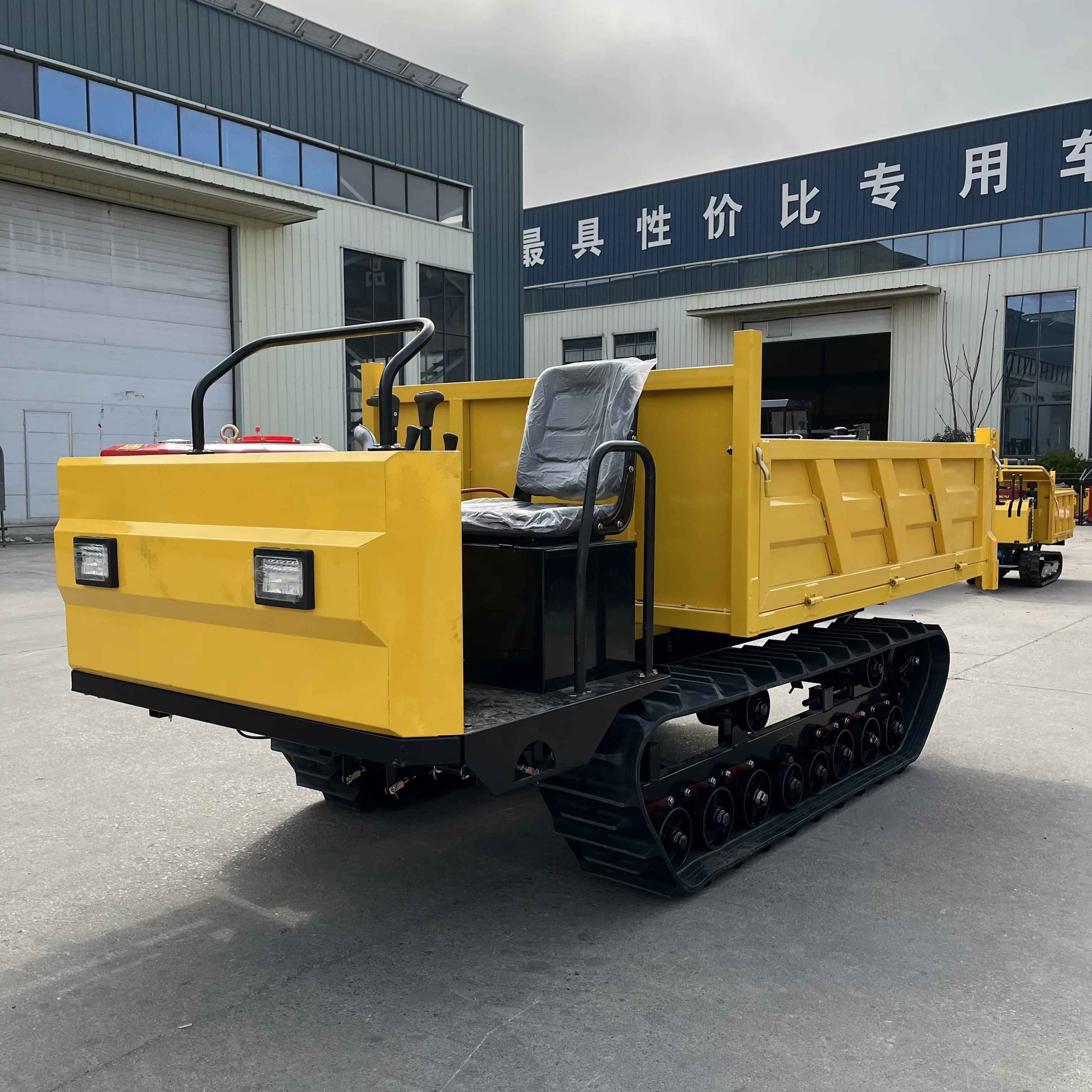 Durable multi-functional crawler dump truck, mining agricultural construction site common sharps!Load 3 ton  crawler mini dumper