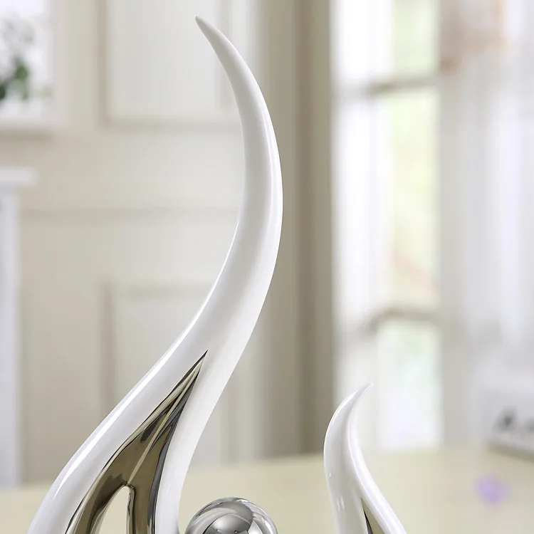 Wholesale Luxury Home Decoration Furnishing White Art Ornaments Crafts Ceramic Ornament