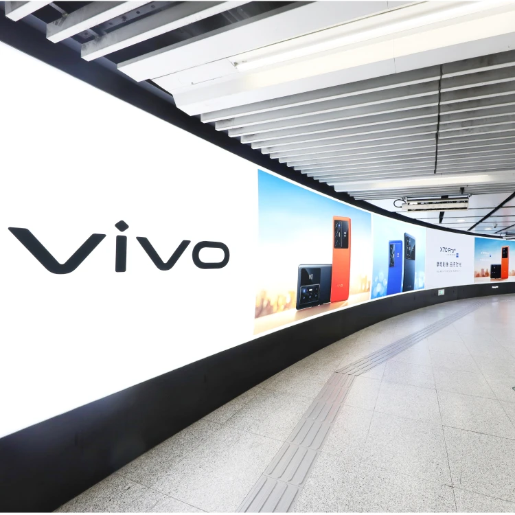 China Full Color SMD RGB P2 P2.5 Indoor Wall Video LED Screen Modular For Commercial Advertising