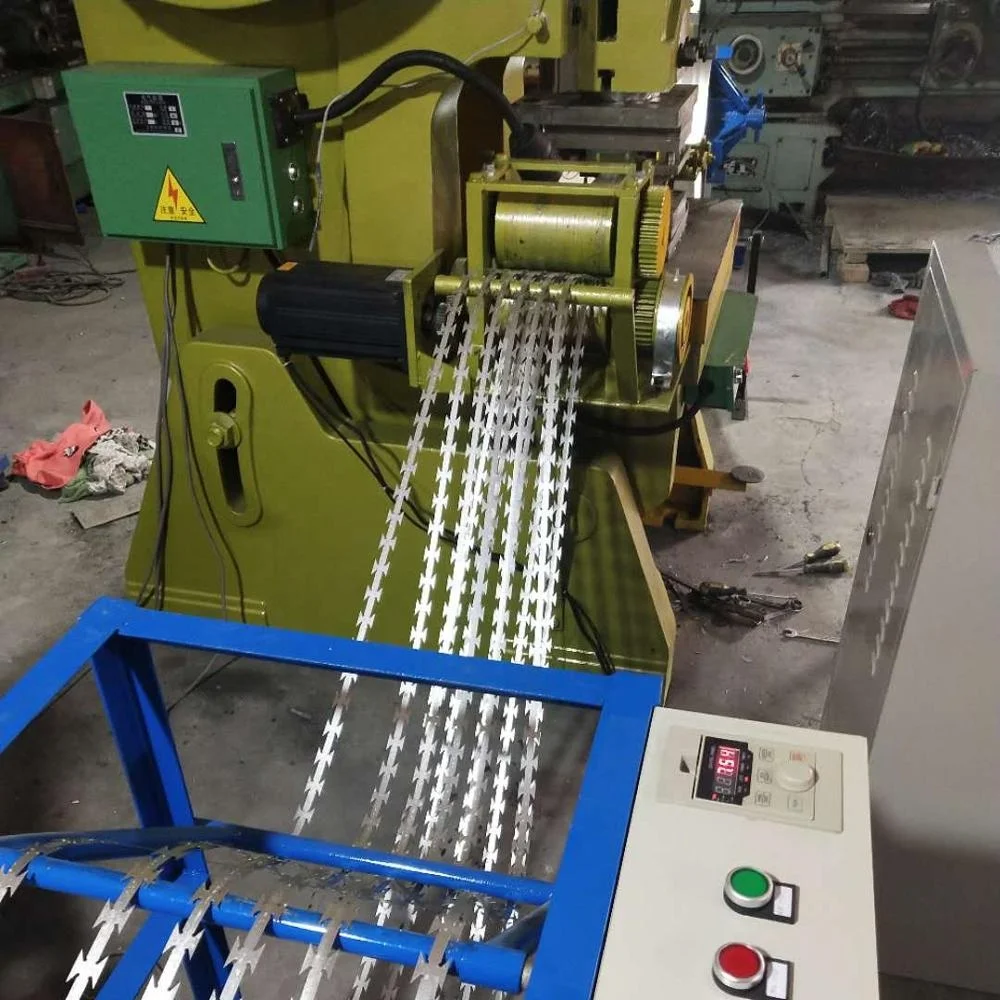 concertina Razor  Barbed wire fence  machine 5/9/11 strips  Full automatic