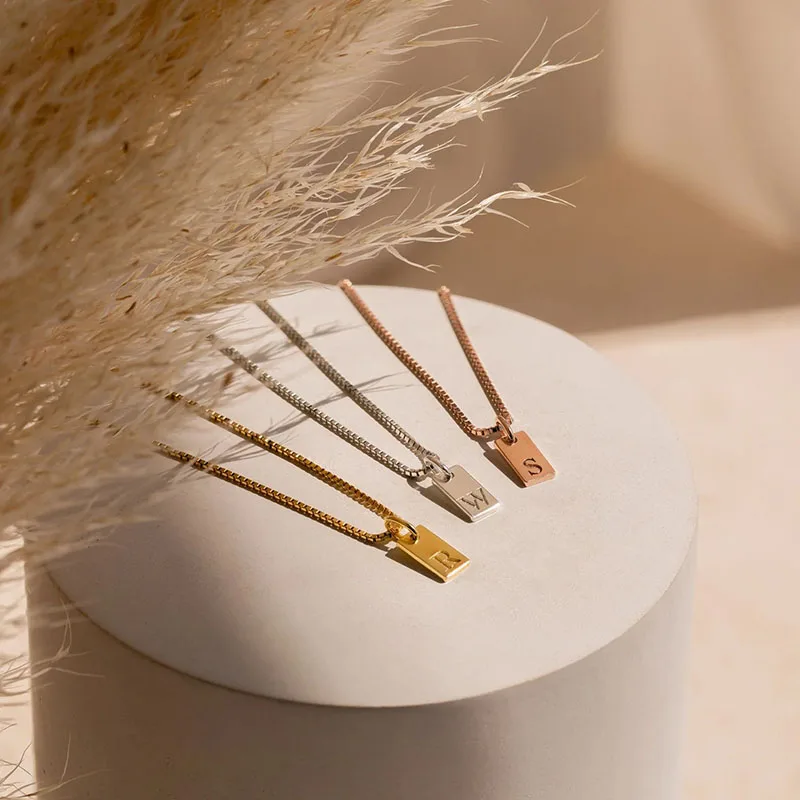 18K PVD Stainless Steel Gold Initial Necklace Women Minimalist Engraved Custom Name Letter Pendant Necklace in Box Chain