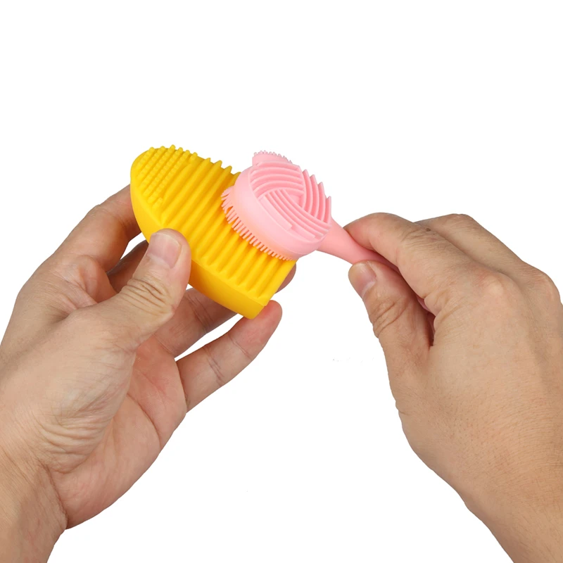 2021 Factory Direct Supply Egg Shape Silicone Makeup Brush Cleaner with Printed Logo