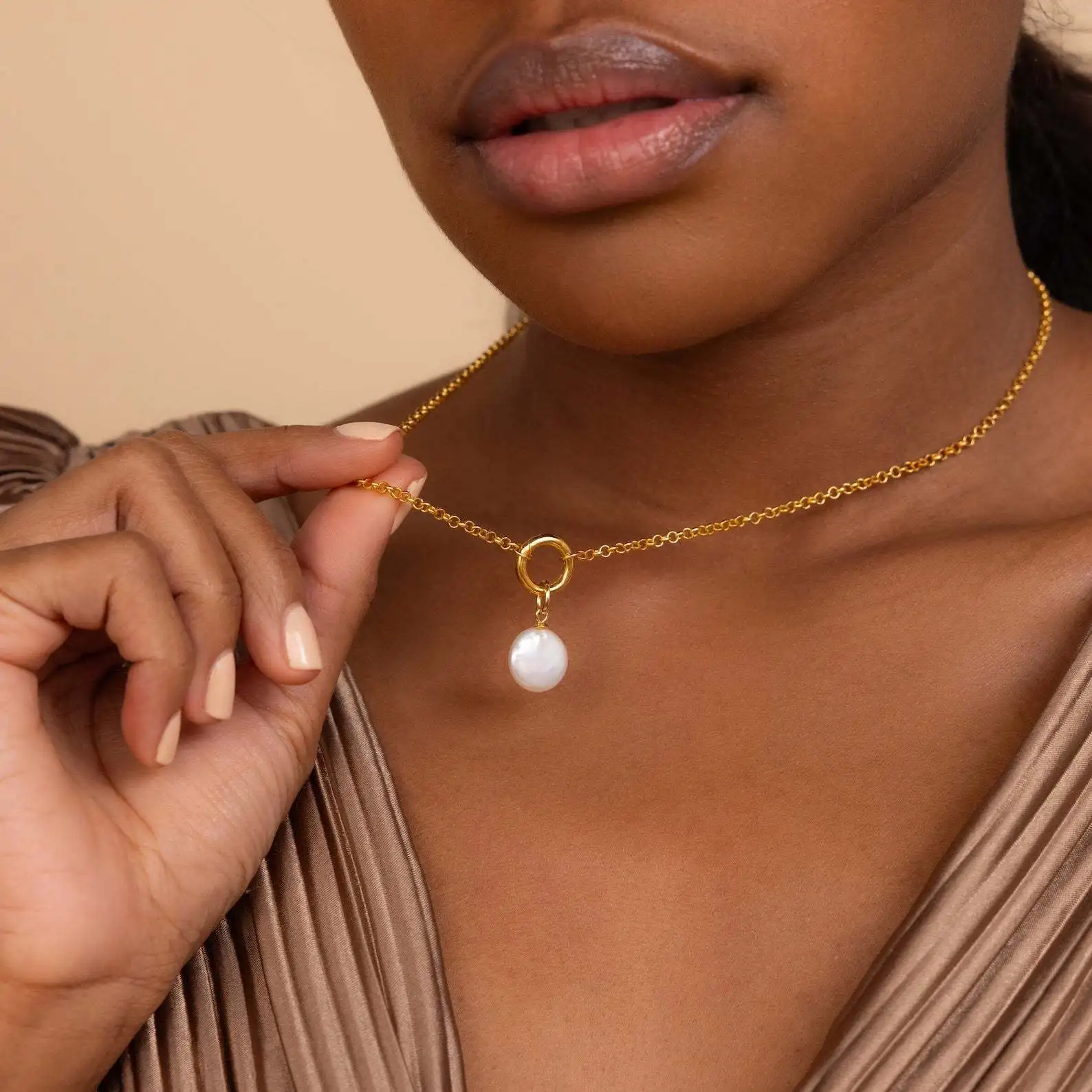 Minimalist Waterproof Jewelry 18k Gold Plated Titanium Steel Rolo Circle Pendant Necklace Simple Rolo Chain Necklace