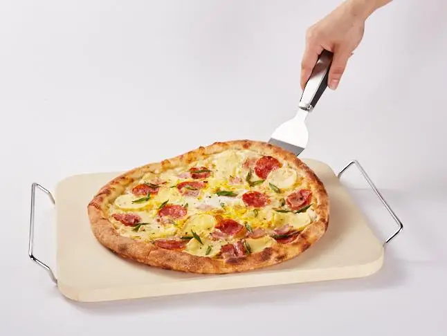 Кухонный камень для пиццы с деревянной ручкой