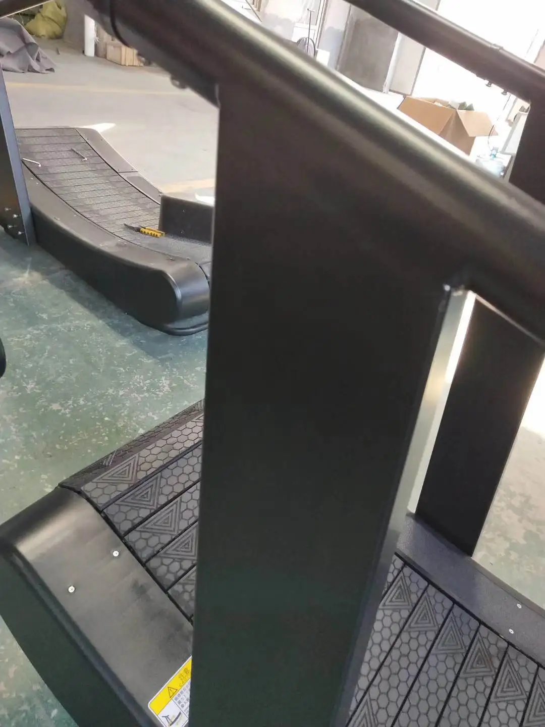 
30 Years Guarantee Commercial Non Motorized Air Runner Maintenance Free Curve Treadmill With Customer Logo 
