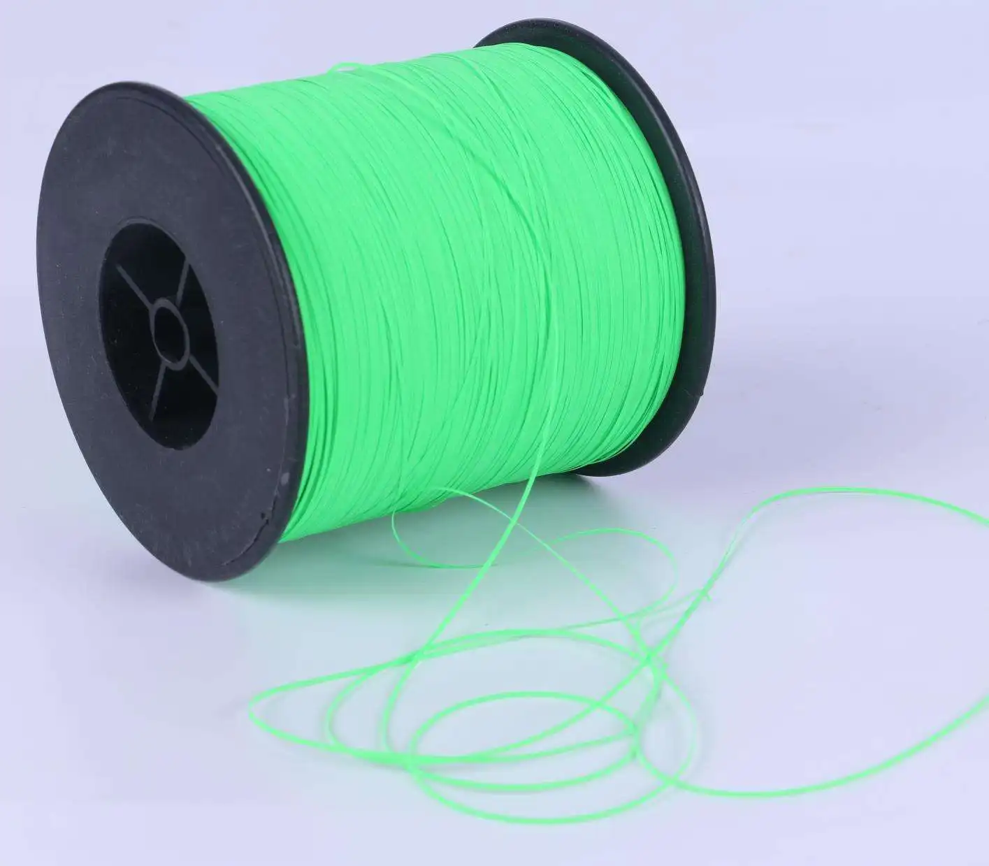 Double Sides Silver Gray Reflective Yarn for Gloves Knitting grow in the dark