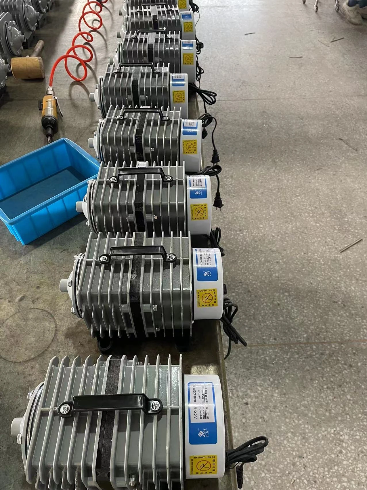 2023 Hot Selling 80w Multifunction Mini Oxygen Pump Aquarium Air Compressor For Fish Toi Tank Aerator