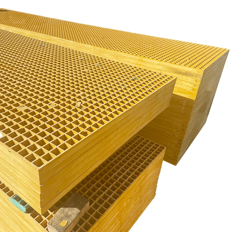 High quality lightweight non-slip FRP molded grating for safe passages and platforms