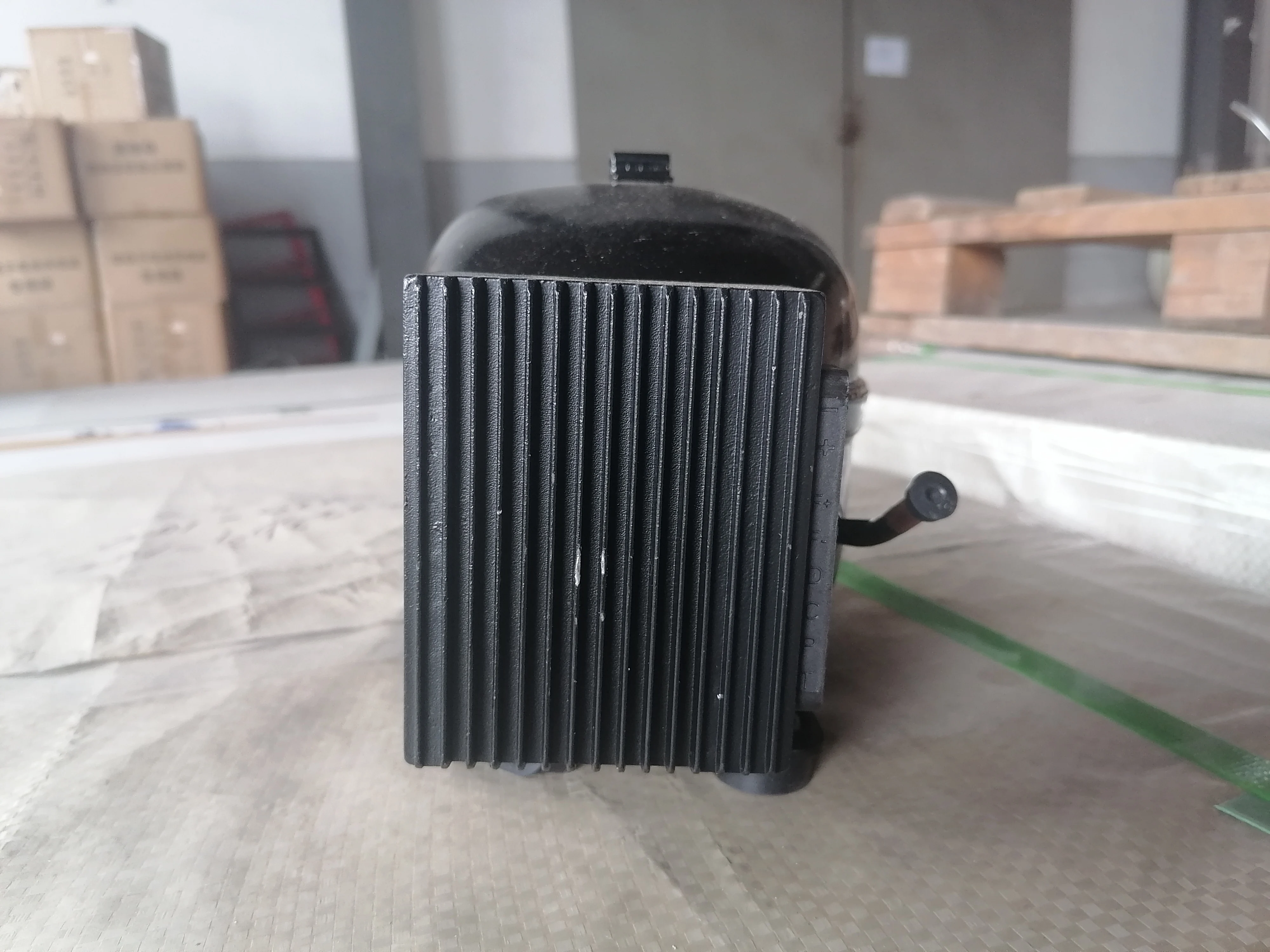 QDZH75G Freezer spare parts sikelan compressor 12v/24v DC compressor solar deep freezer compressor