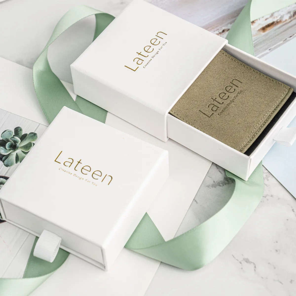 Custom Logo Sliding Drawer Gift Packaging Storage Paper Box White Cardboard Paper Packaging Flap Pouch Slide Drawer Jewelry Box