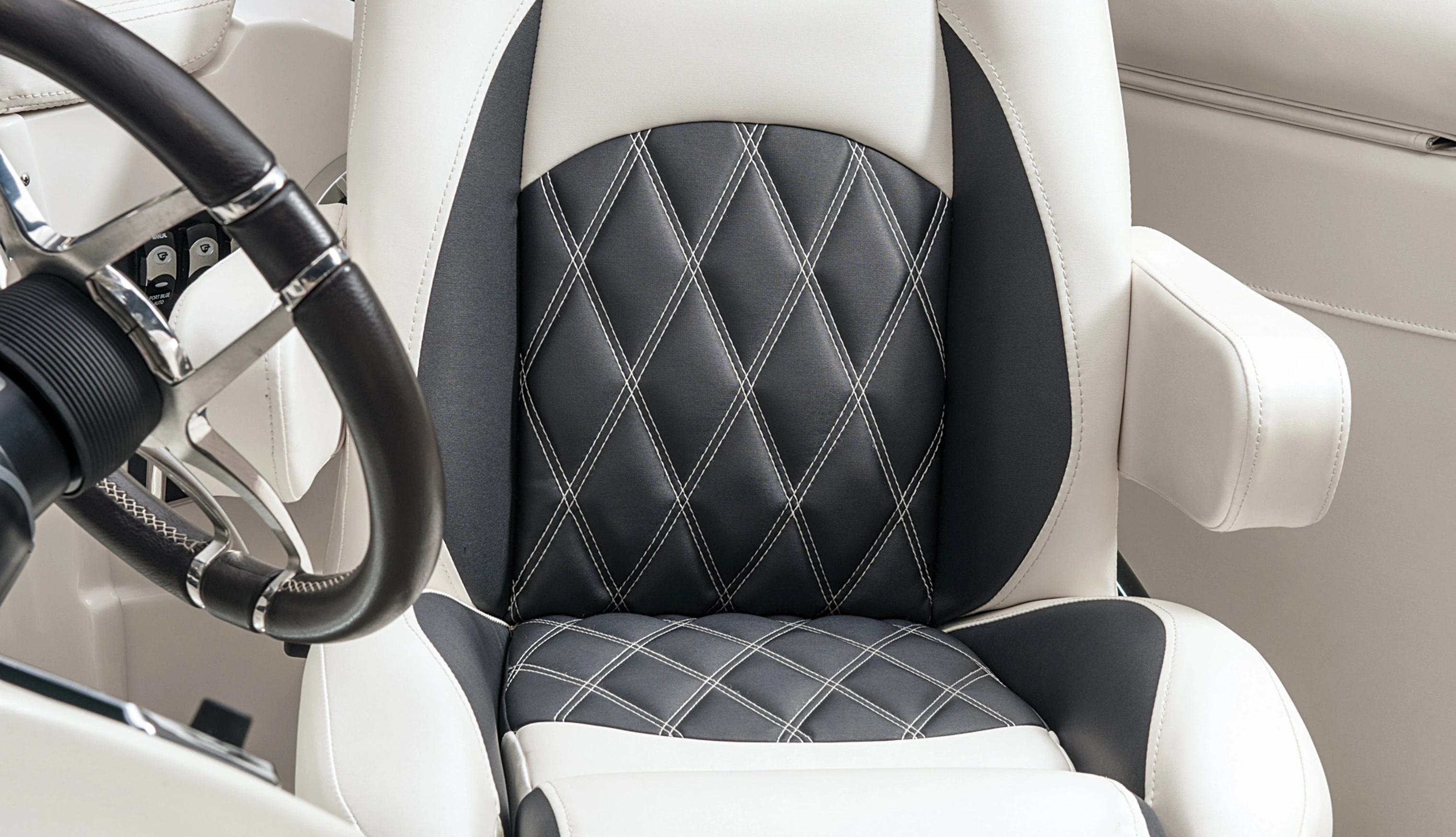 26Ft Pontoon Boat Aluminum Luxury Pontoon Boat With Motor And Cabin For Sale 2025