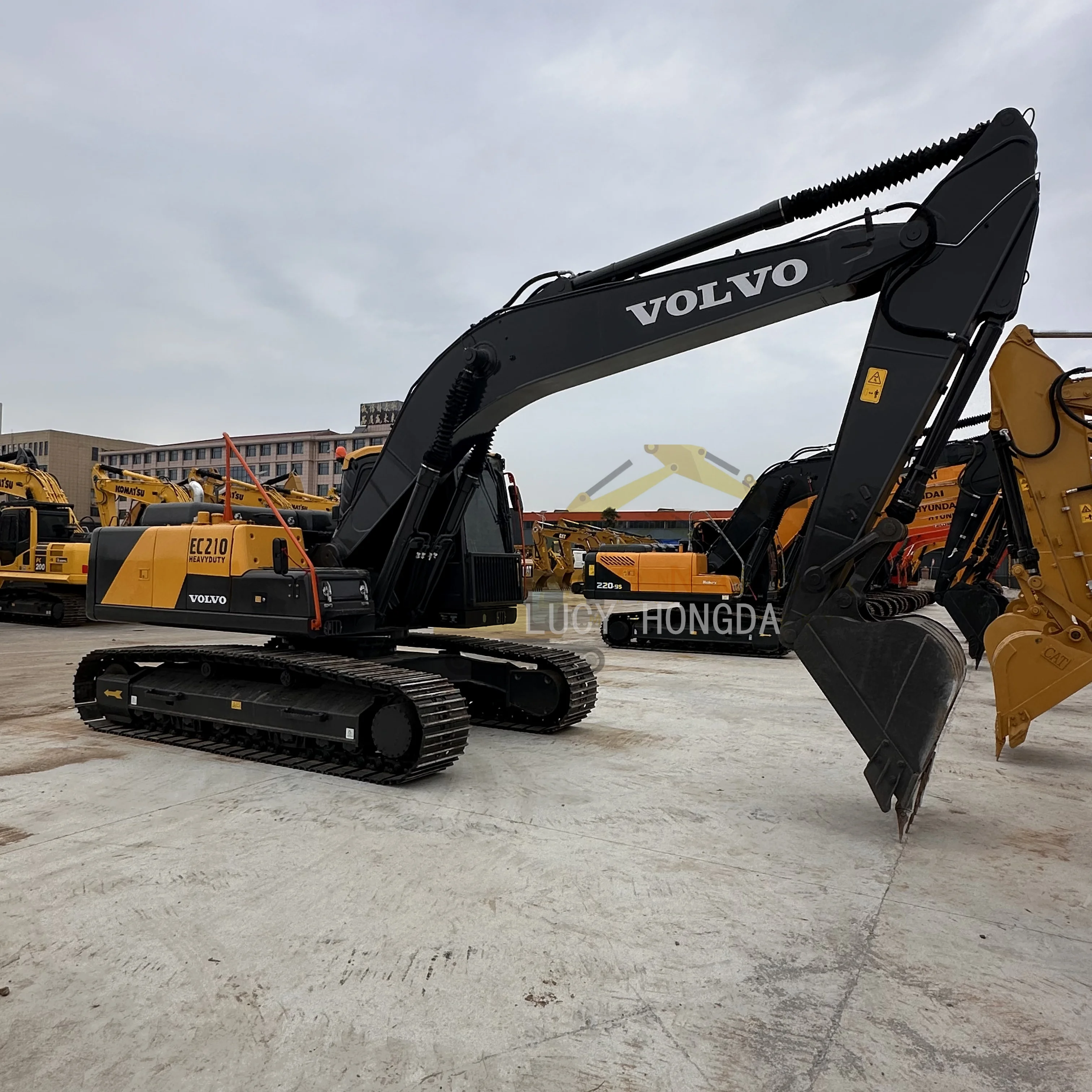 Used Volvo digger with Low Working Hours for Sale Used Volvo EC210B Excavator