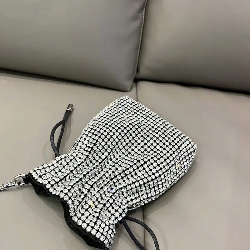 2023 Evening Handbags Clutch Purses for Women Metal mesh Small Crossbody Bag Cell Phone Purse Wallet
