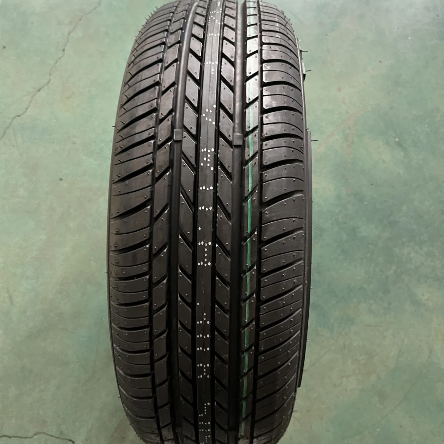 Passenger car tire with white letter 155/70R12 165/70R12 R13 R14 R15 R16 R17 R18 R19 R20