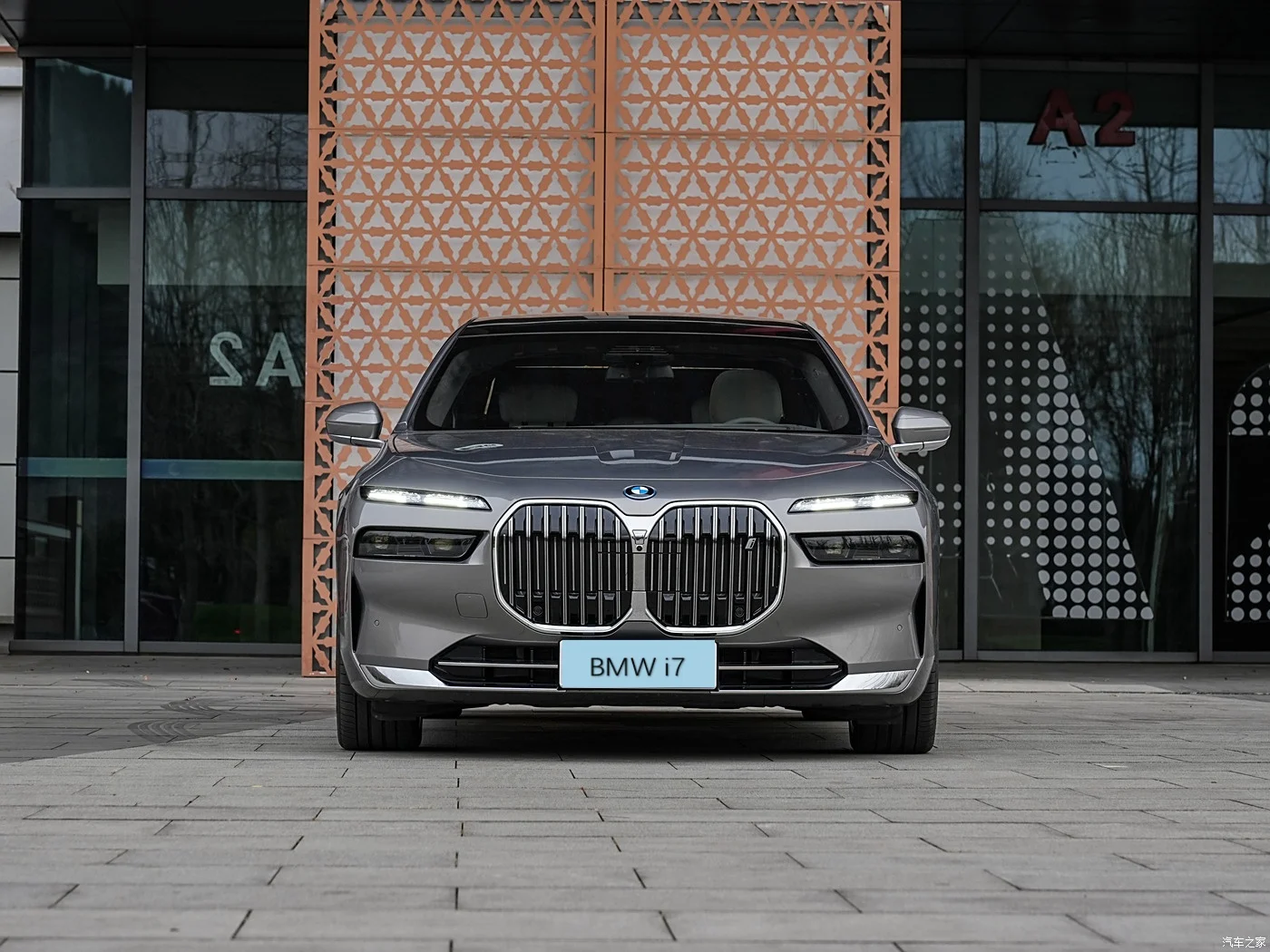Лидер продаж 2024 роскошный электромобиль BMW i7 XDrive60L высокопроизводительный 4WD 335 кВт Чистая электрическая Новая энергия Подержанный автомобиль для