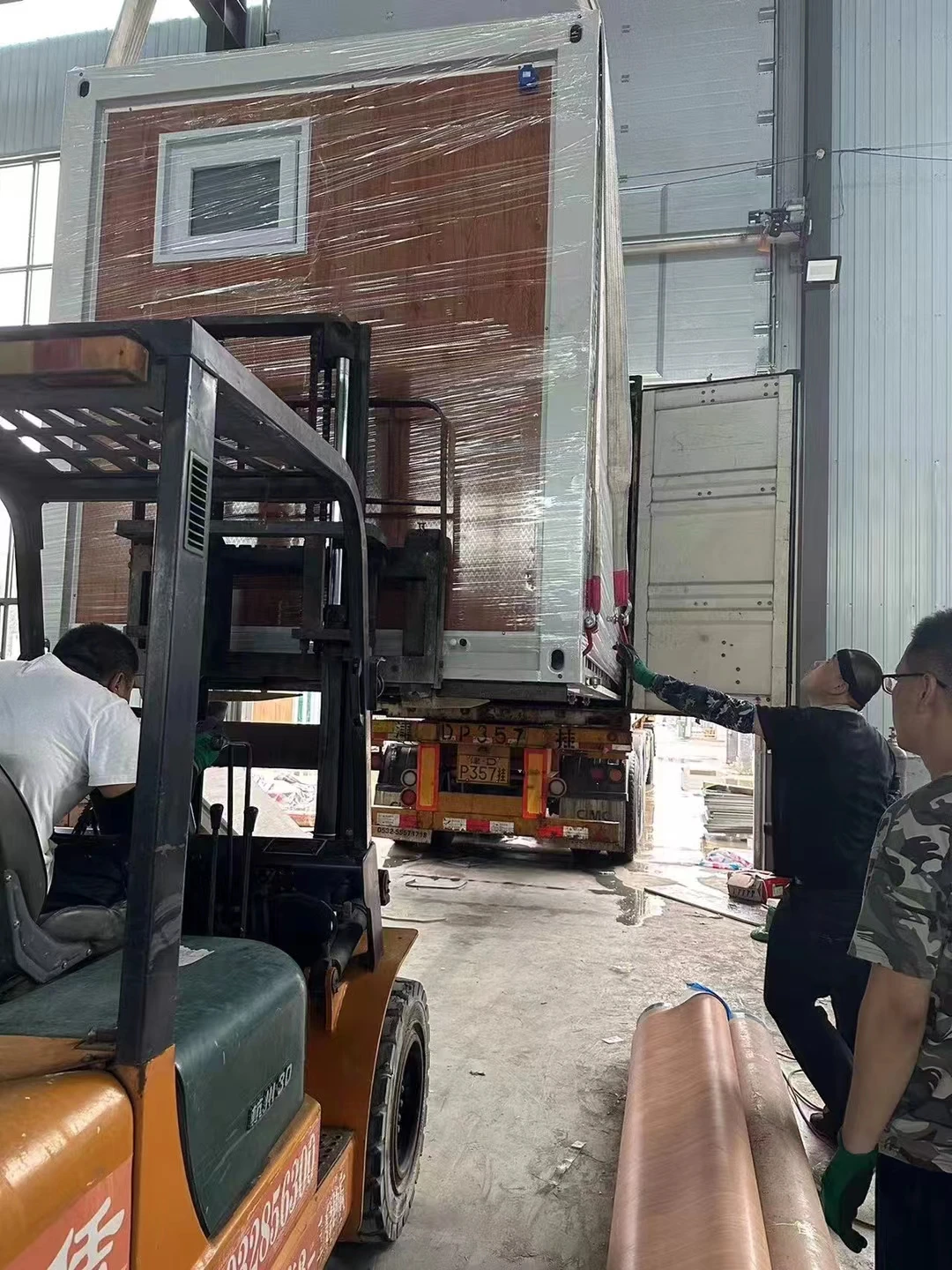 Manufactured in China expandable office folding container house home 20ft warehouse on hot selling